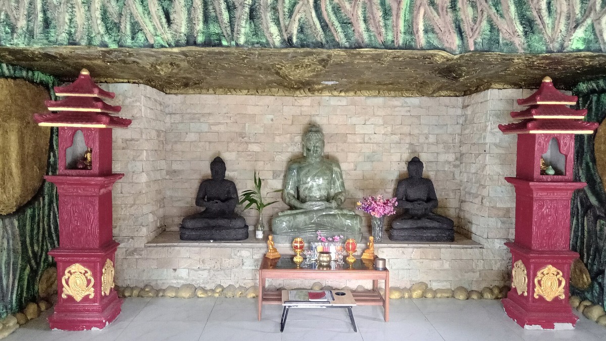 Thiền Vipassana - quán chiếu thân tâm trong từng khoảnh khắc